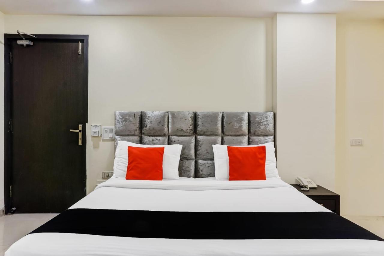 Capital O Hotel Jeyan Inn Near Gurudwara Shri Bangla Sahib Dillí Exteriér fotografie