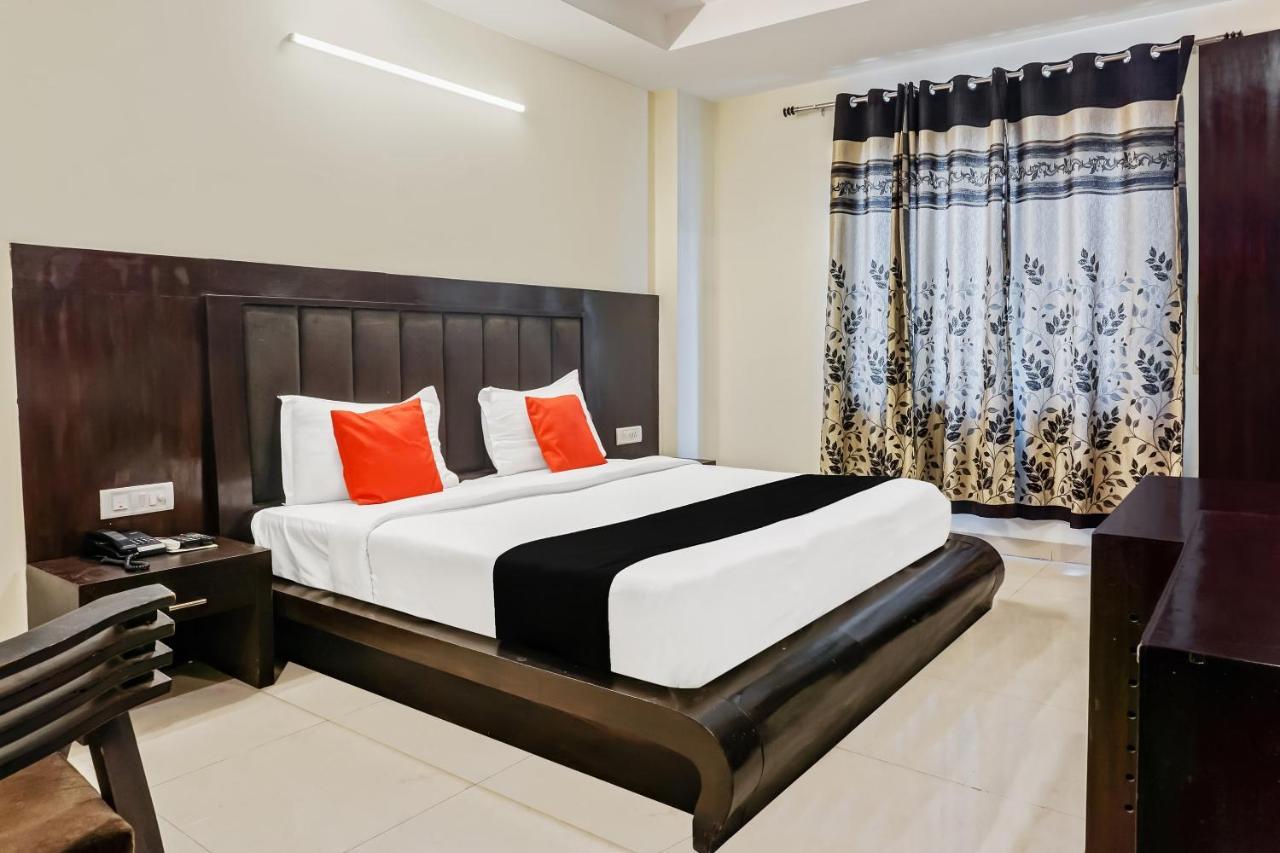 Capital O Hotel Jeyan Inn Near Gurudwara Shri Bangla Sahib Dillí Exteriér fotografie