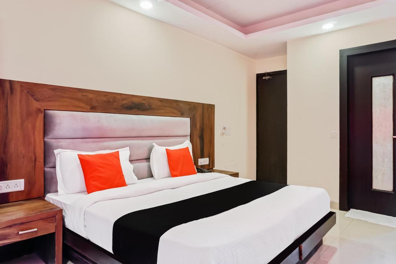 Capital O Hotel Jeyan Inn Near Gurudwara Shri Bangla Sahib Dillí Exteriér fotografie