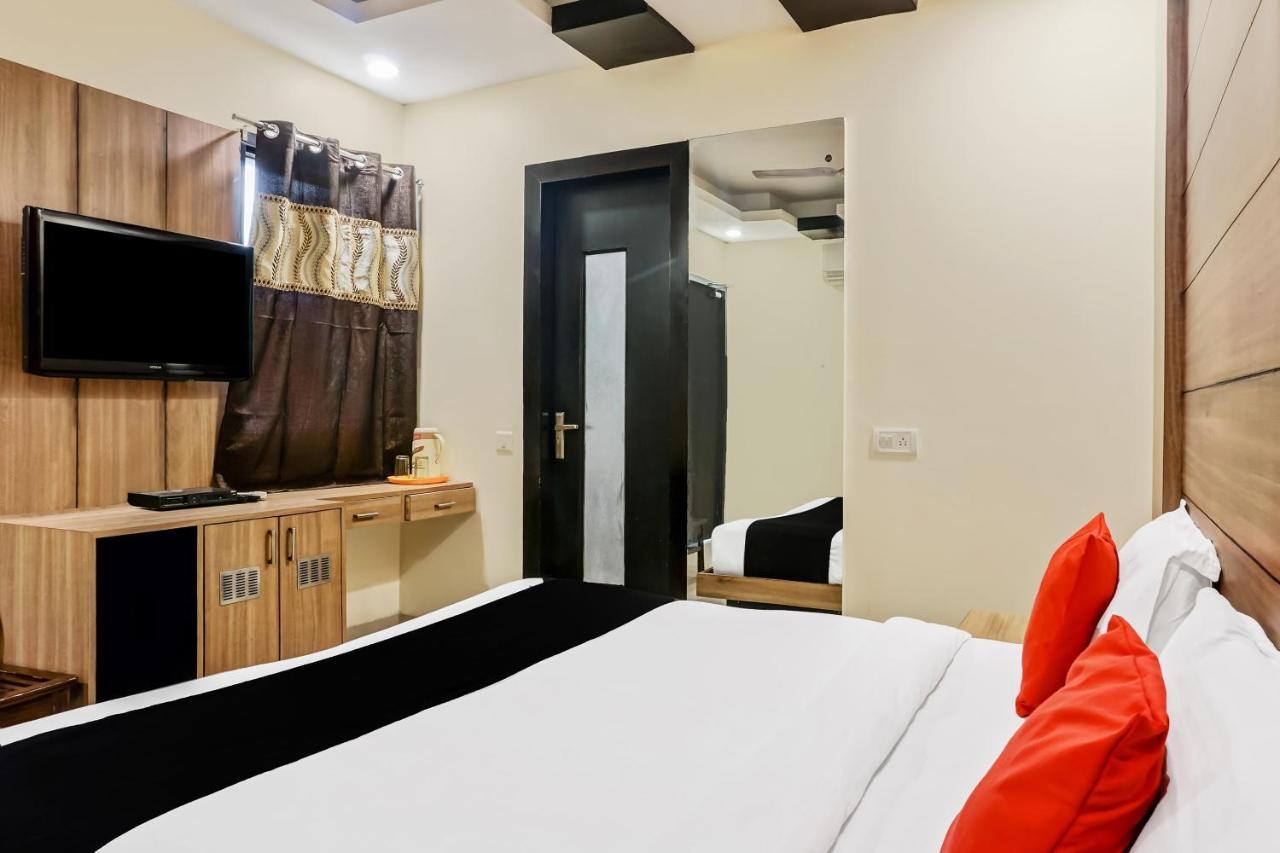 Capital O Hotel Jeyan Inn Near Gurudwara Shri Bangla Sahib Dillí Exteriér fotografie